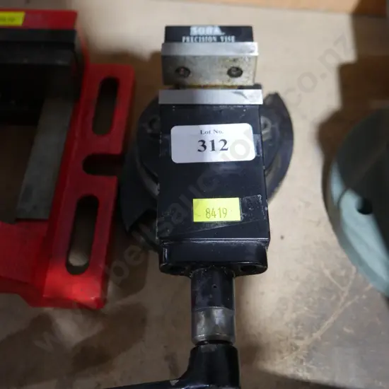 Turntable vice