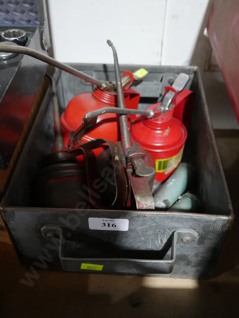 Oil cans Image 1++
