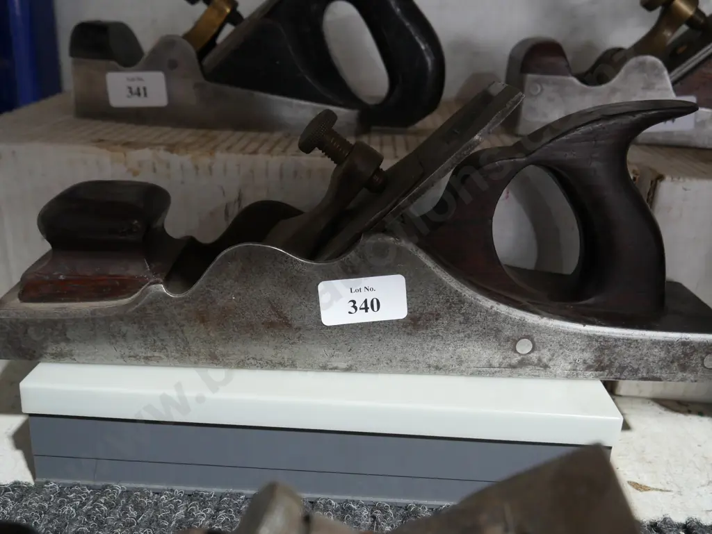Vintage wood plane Image 1++