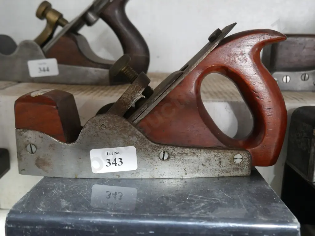 Vintage wood plane Image 1++