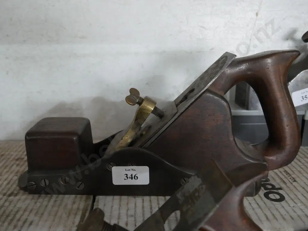 Vintage wood plane Image 1++