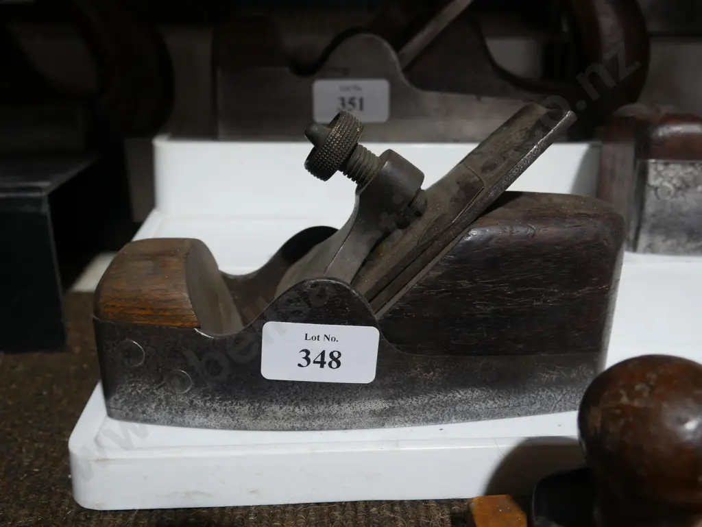 Vintage wood plane Image 1++