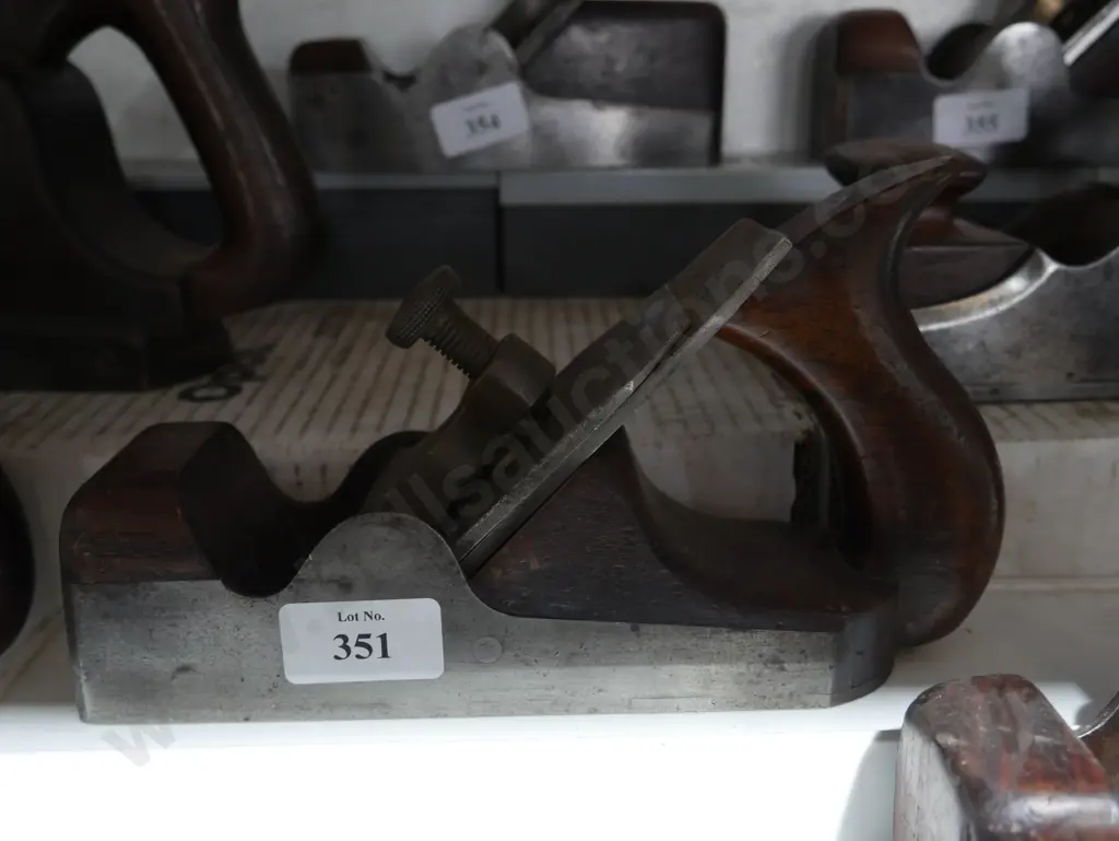 Vintage wood plane Image 1++
