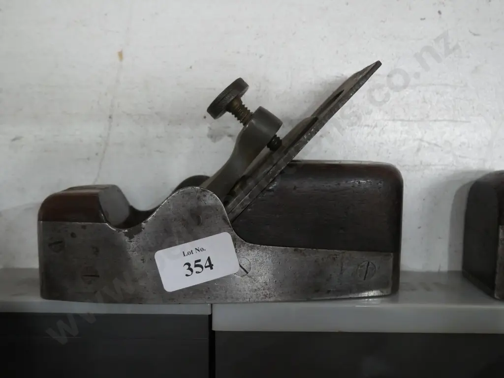 Vintage wood plane Image 1++