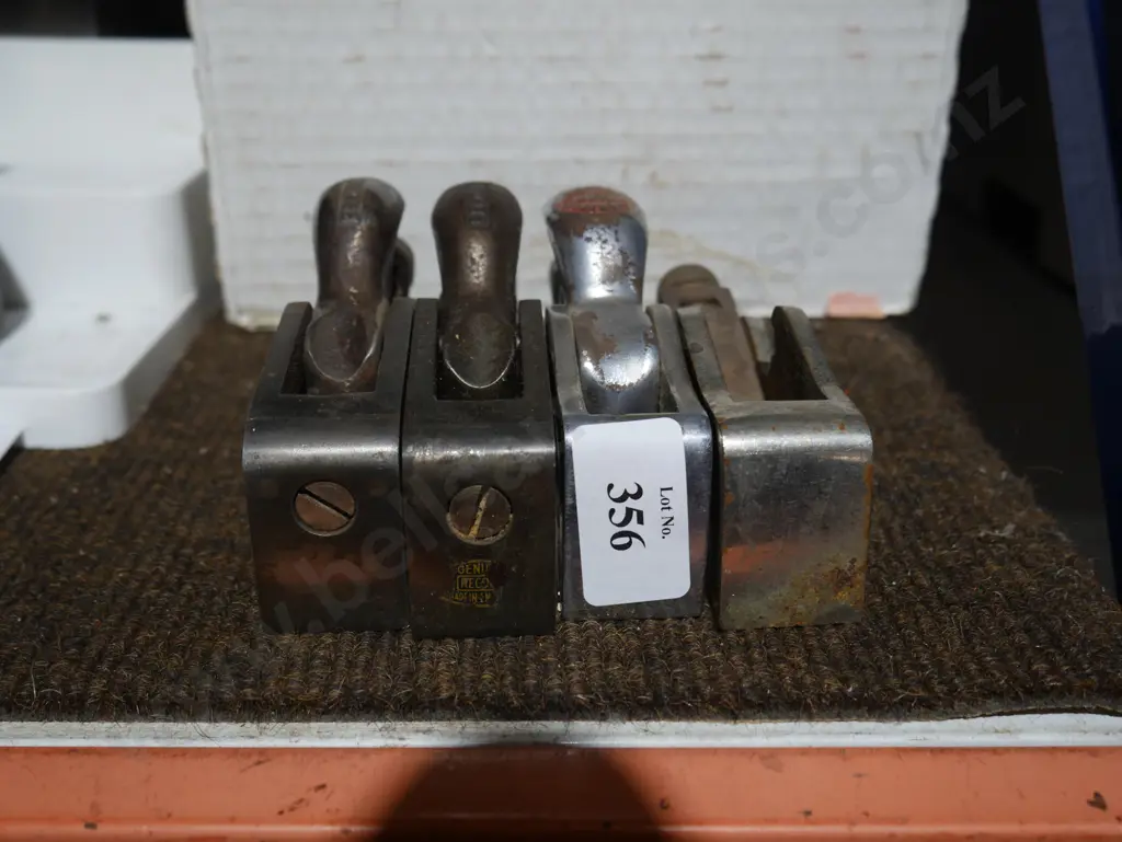 4 vintage wood planes Image 1++