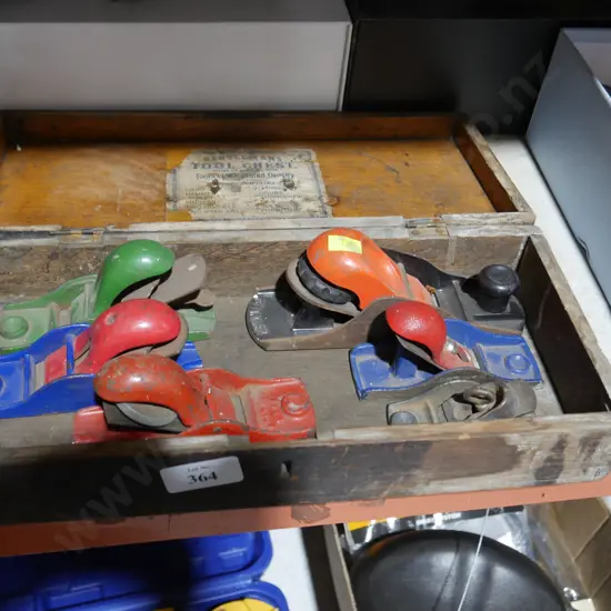 6 small wood planes