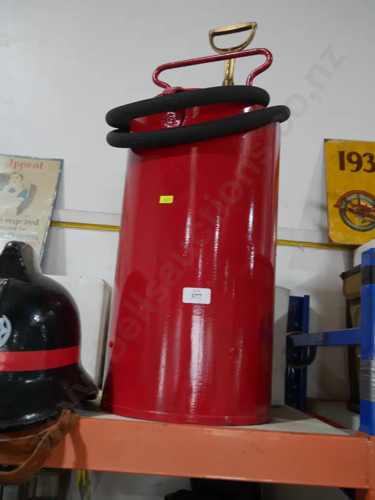 Vintage fire extinguisher Image 1++