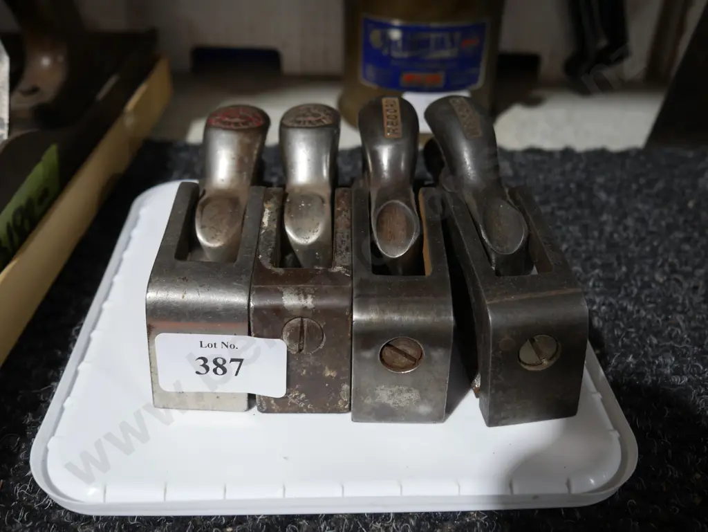 4 small vintage wood planes Image 1++