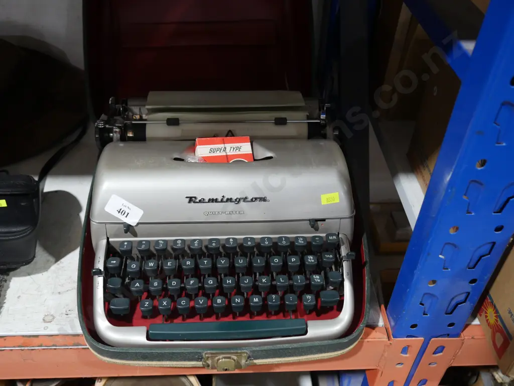 Typewriter Image 1++