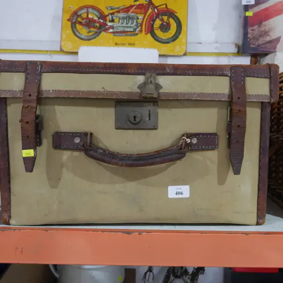 Old suit case