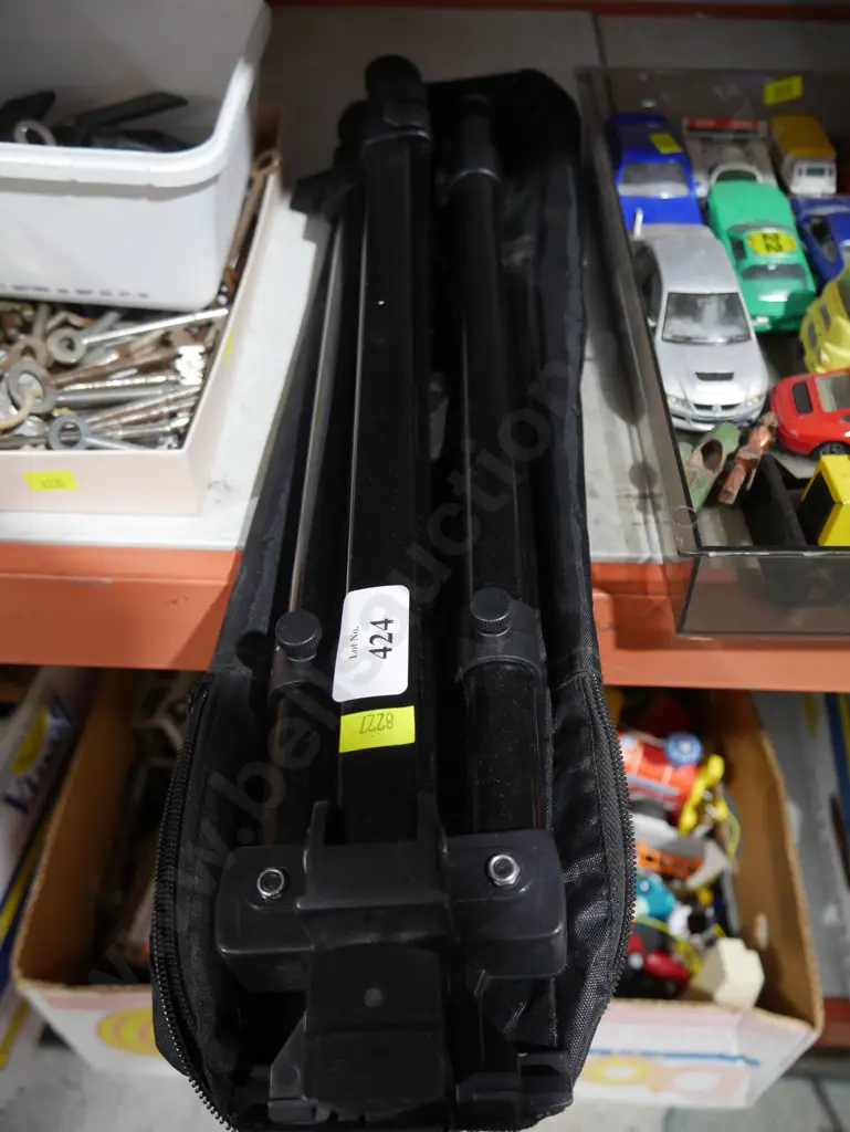Tripod Image 1++
