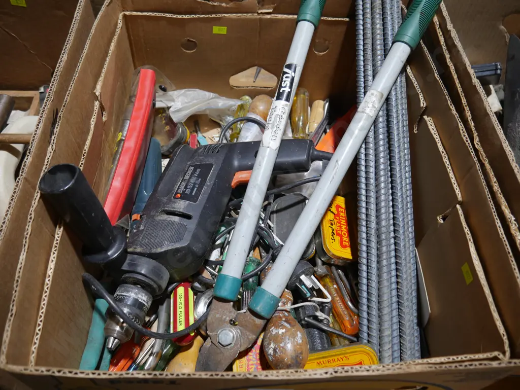 Screwdrivers  electric drill Image 1++