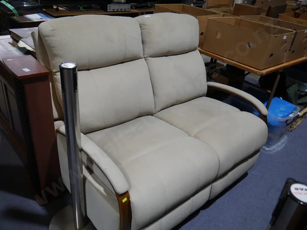 2 seater settee Image 1++