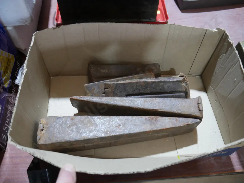 Metal wedges Image 1++