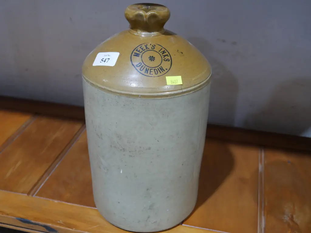 Stone jug Image 1++