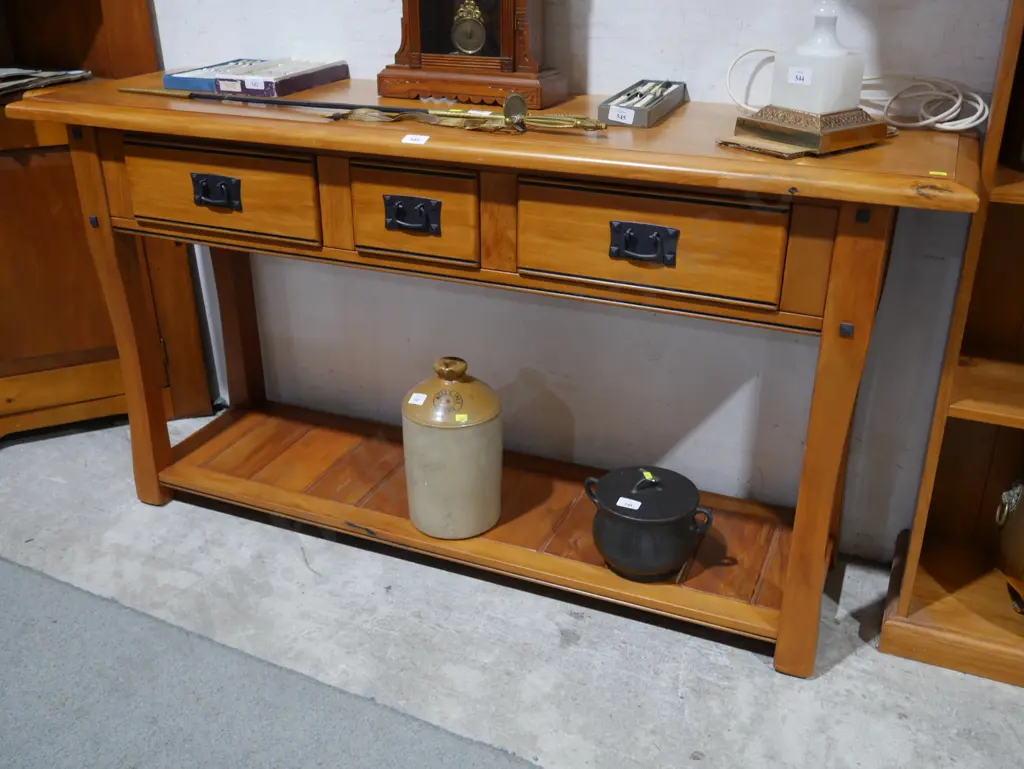 Hall table Image 1++