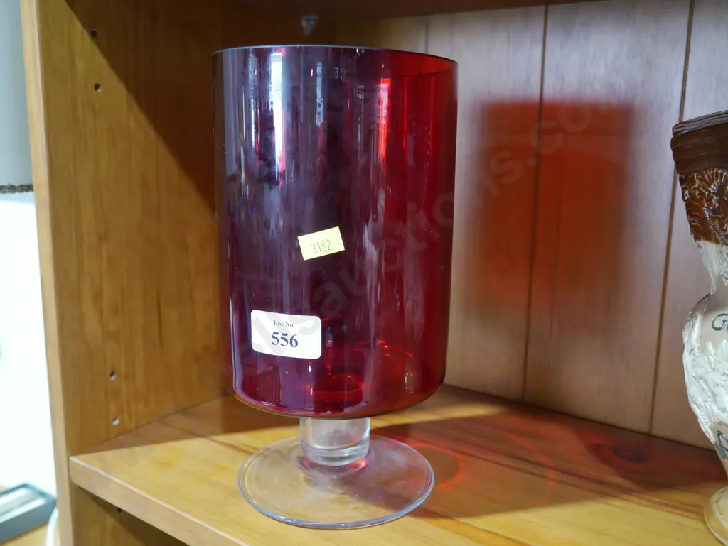 Red glass vase Image 1++