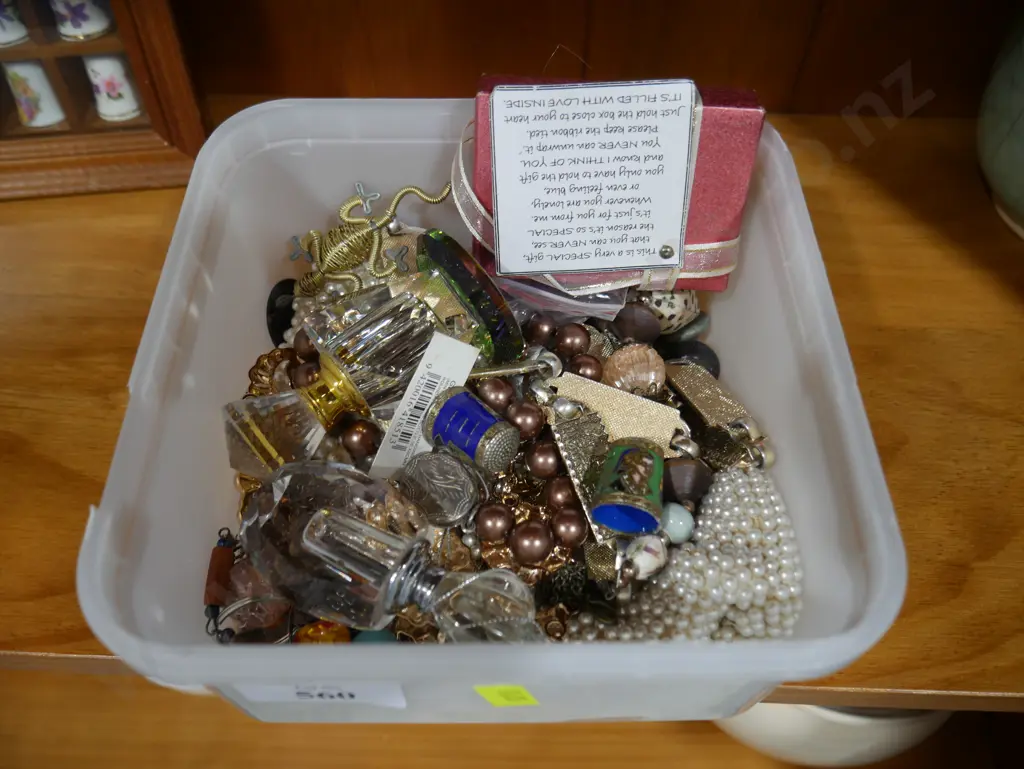 Costume jewellery ect Image 1++