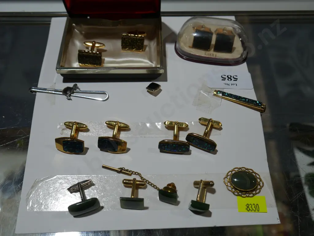 Cufflinks Image 1++
