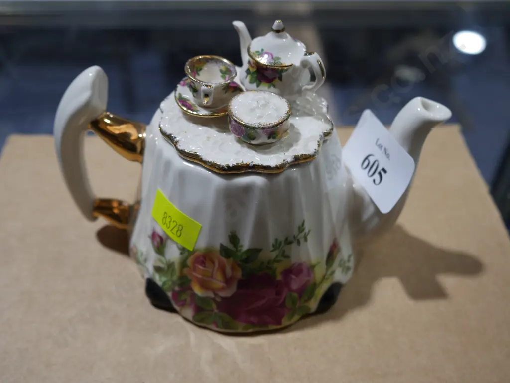 R.Albert teapot Image 1++