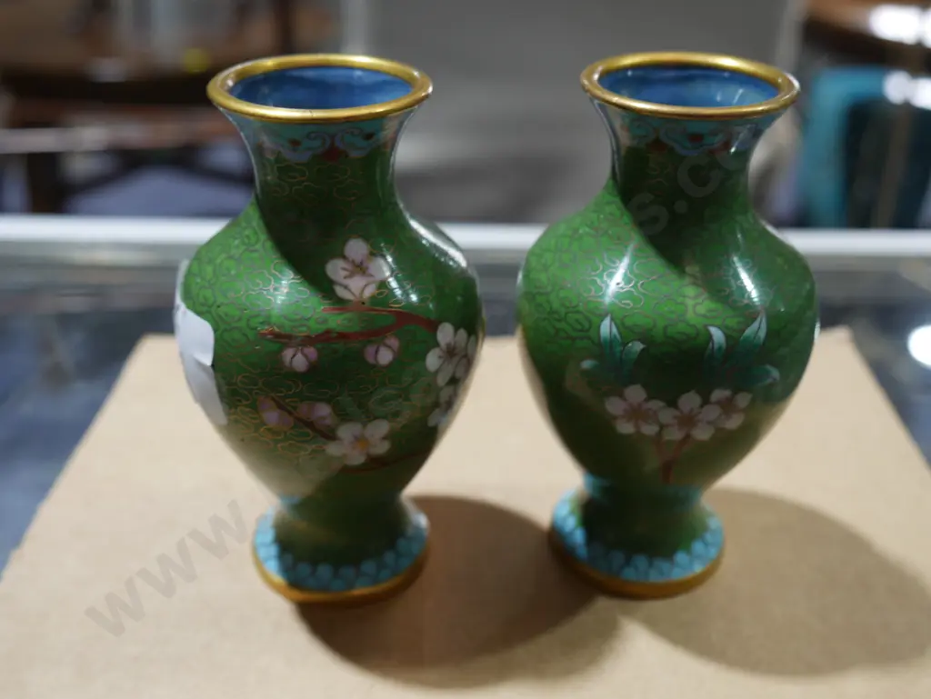 2 cloisonne vases Image 1++