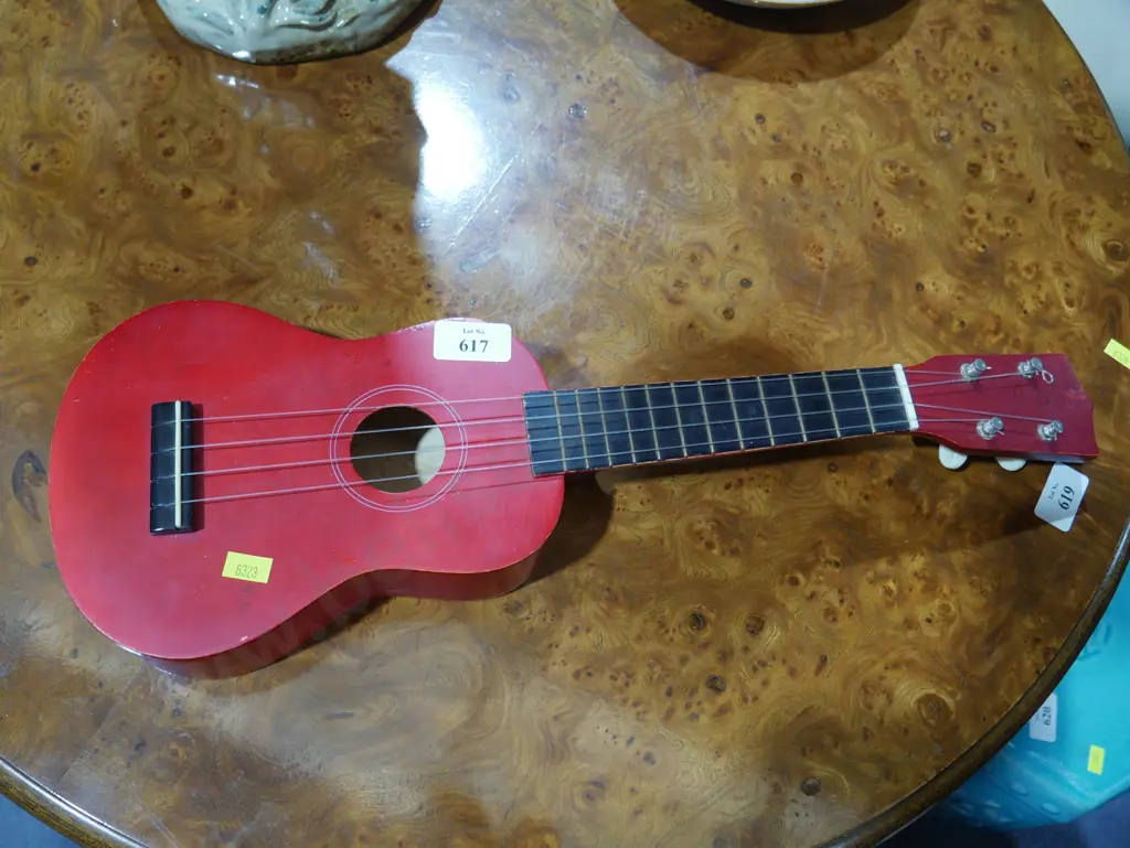 Ukulele Image 1++