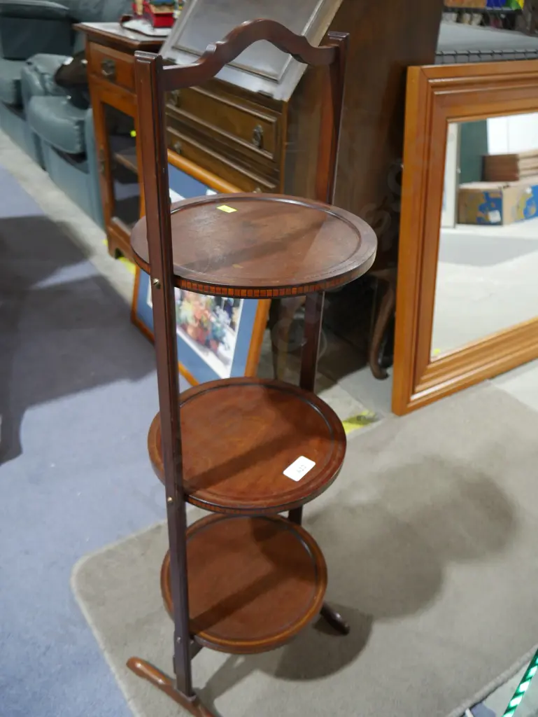 Plate stand Image 1++