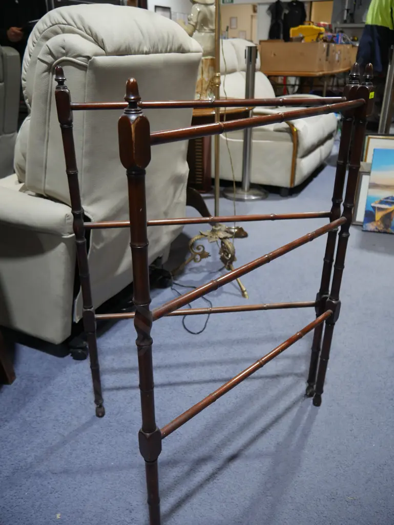 Towel rack Image 1++