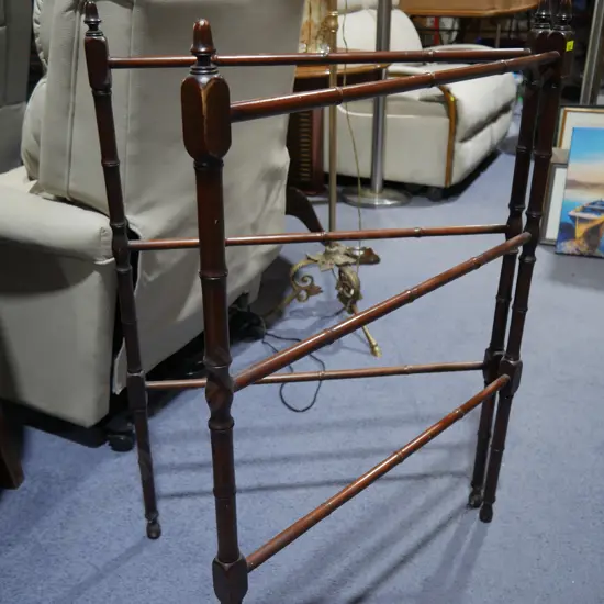 Towel rack