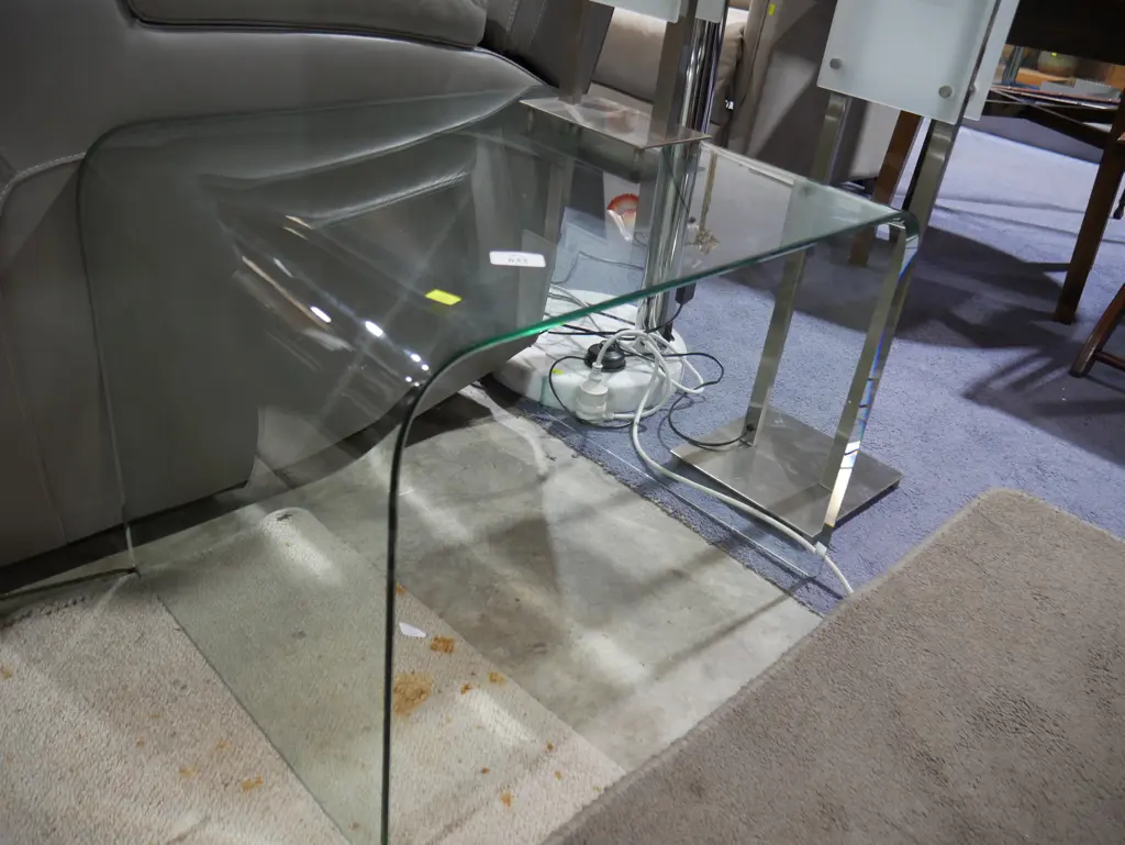 Glass coffee table Image 1++