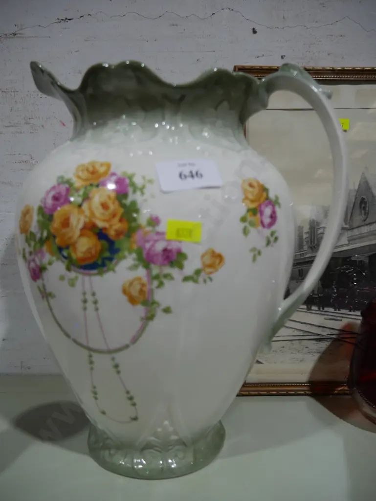Large porcelain jug Image 1++
