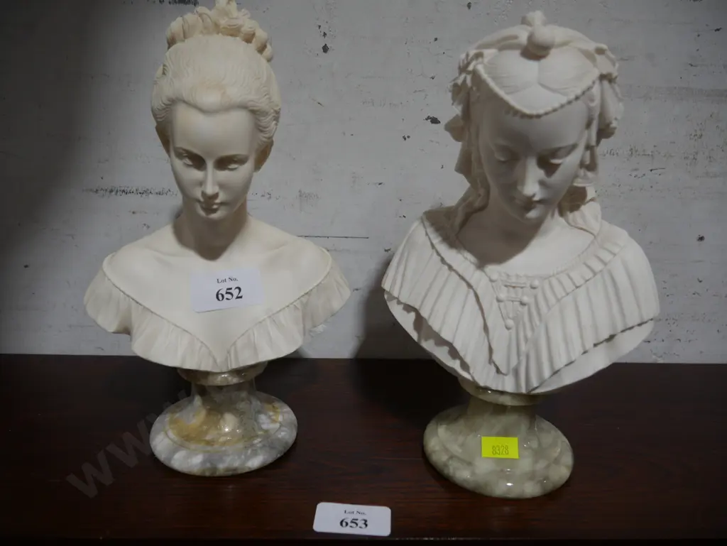 2 bust figures Image 1++