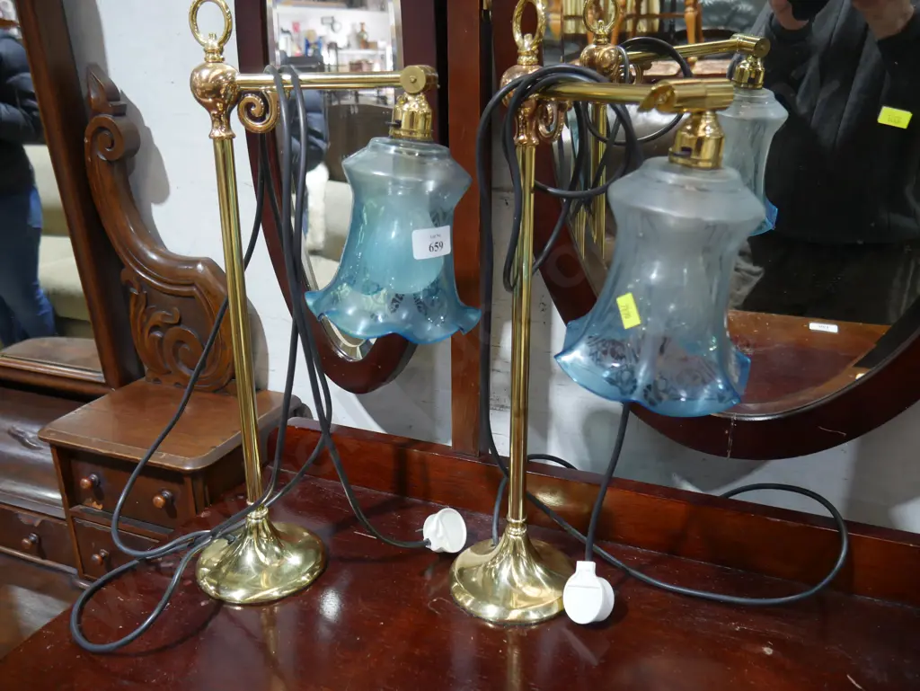 2 lamps Image 1++
