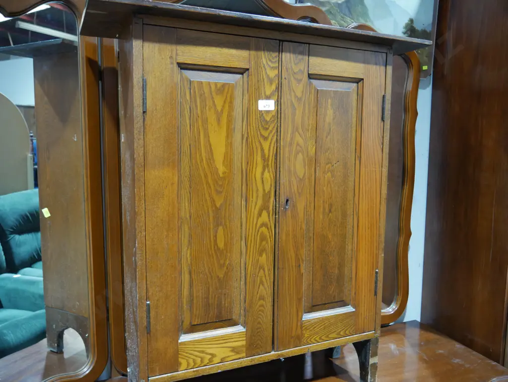 Oak cupboard Image 1++