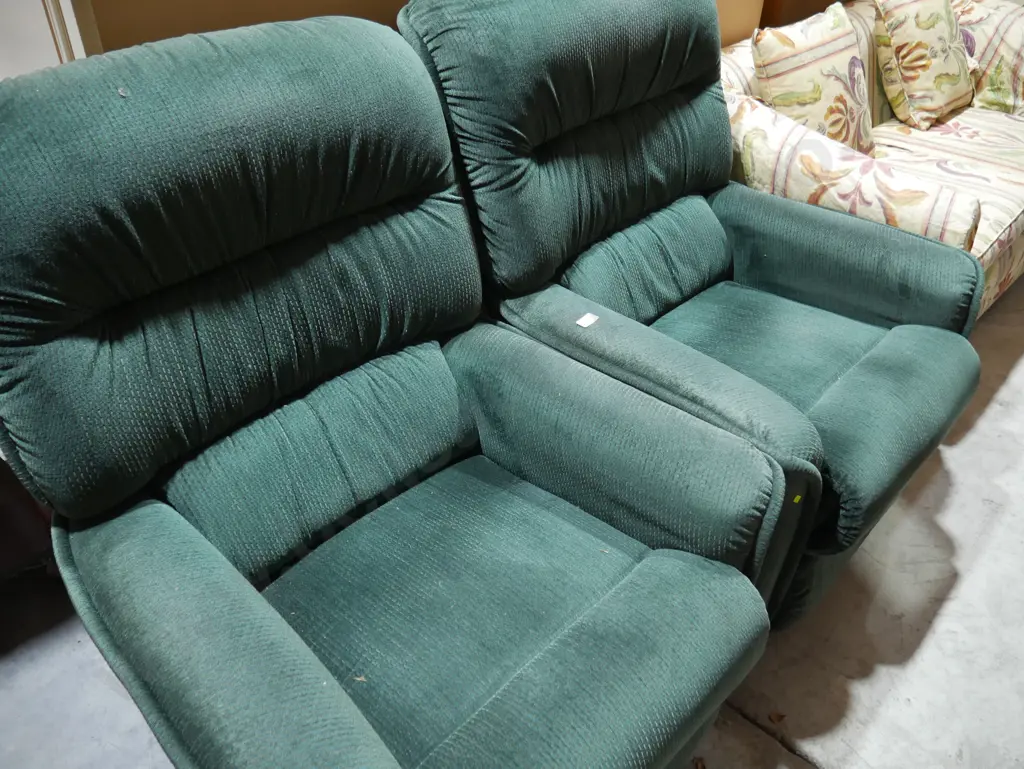 2 La-z-boy recliners Image 1++