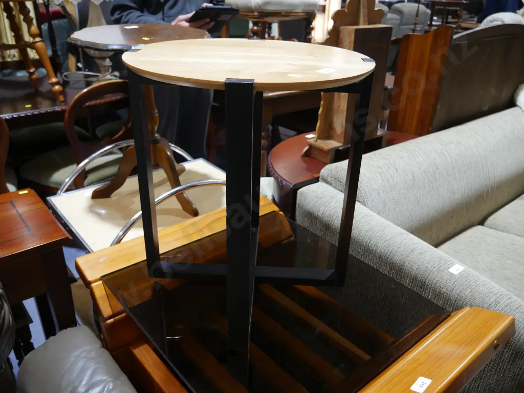 Occasional table Image 1++