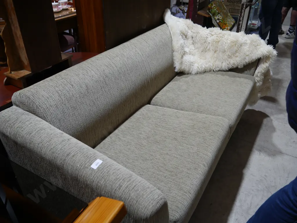 3 seater sofa bed Image 1++