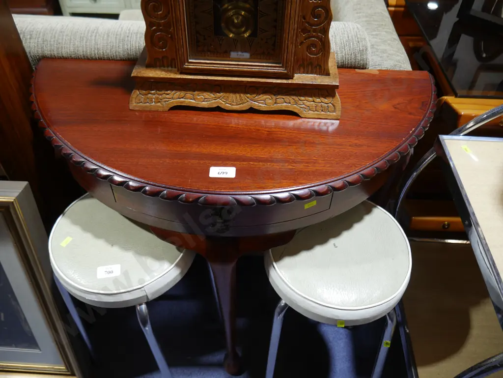 Half round hall table Image 1++