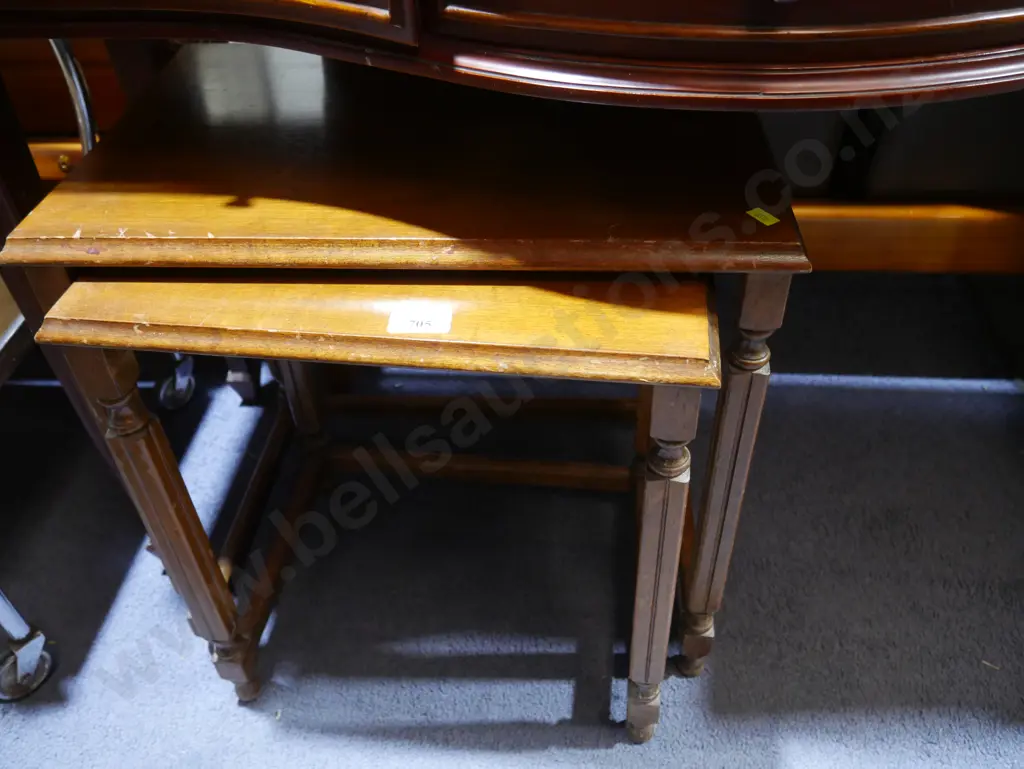 Nest of two tables Image 1++