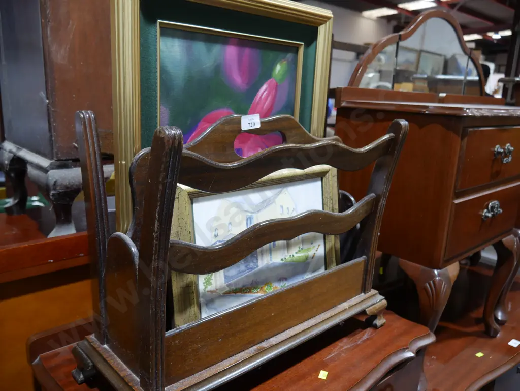 Magazine rack and pictures Image 1++