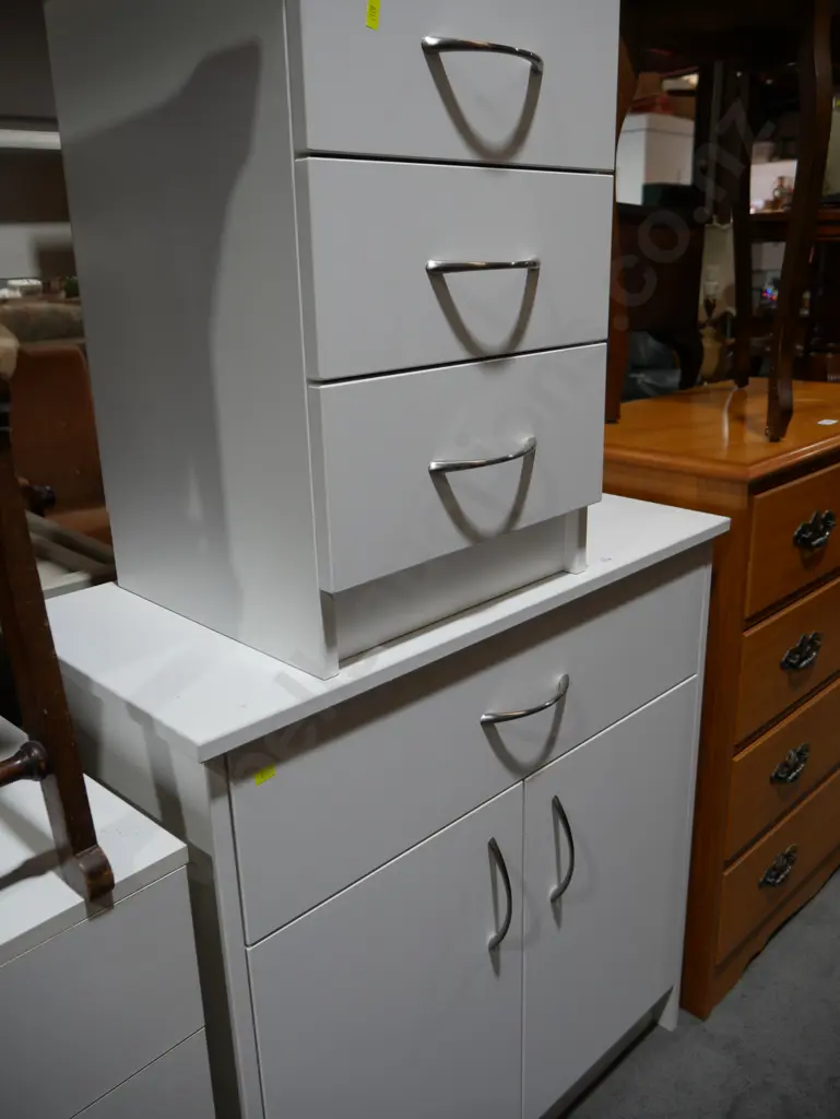 Sideboard and bedside Image 1++