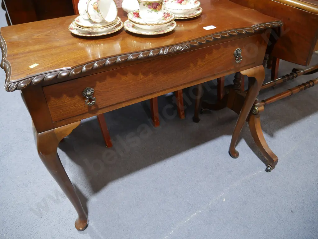 Mahogany hall table Image 1++