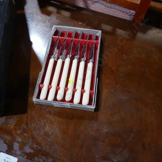 Boxed knives