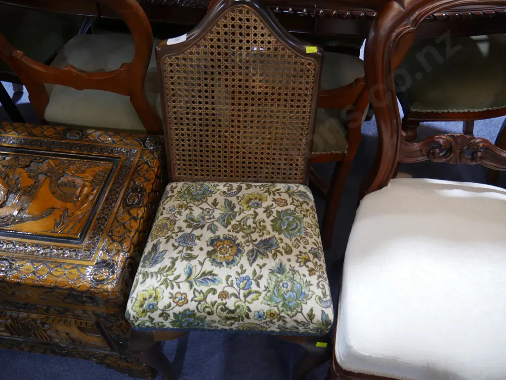 Cane back chair Image 1++