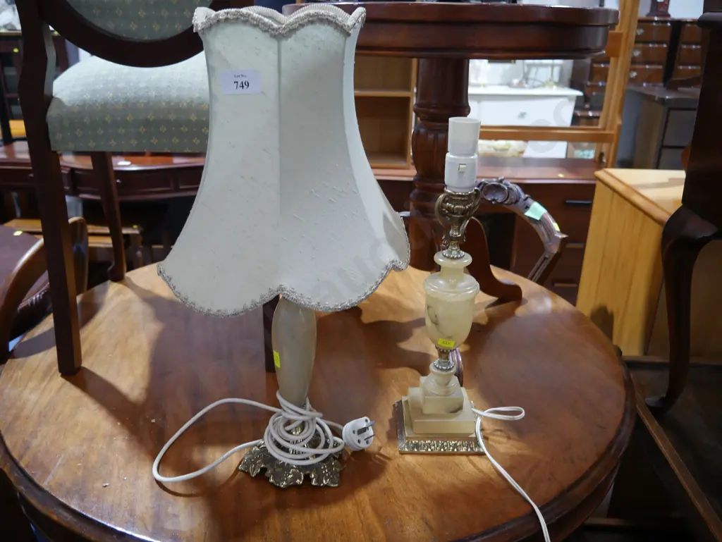 2 lamps Image 1++