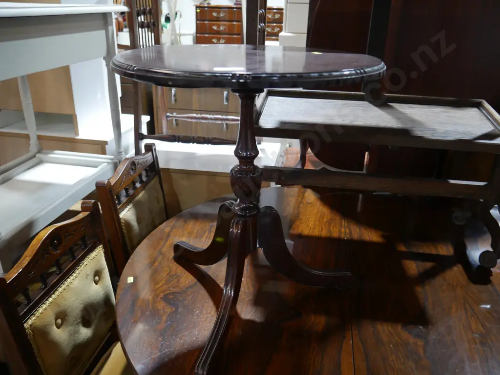 Wine table Image 1++