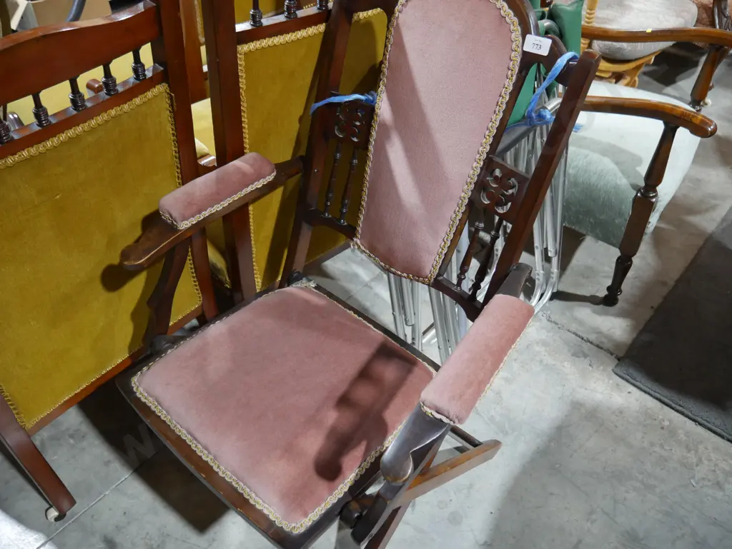 Vintage folding chair Image 1++