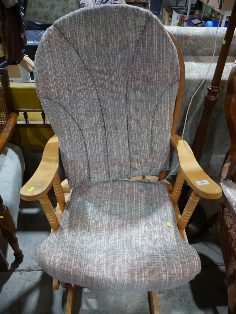 Rocking chair Image 1++