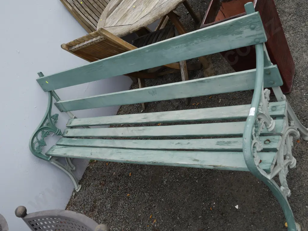 Outdoor bench Image 1++