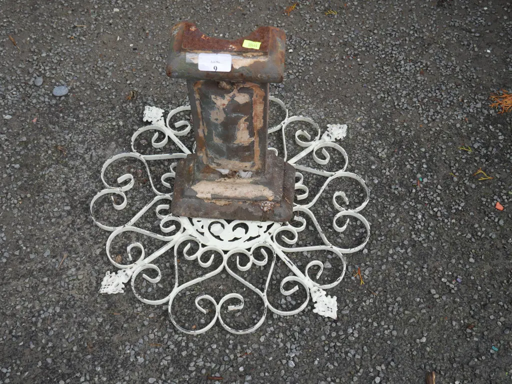 Cast iron door stop, metal fence hanging Image 1++
